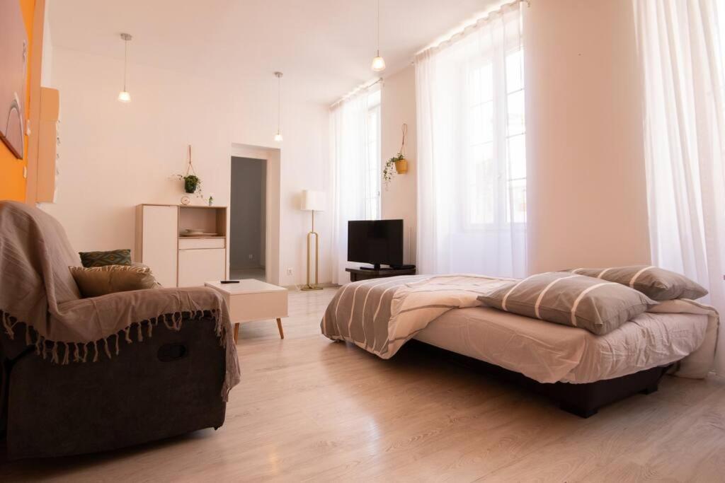 La Fontaine Neuve-Avallon-5 Personnes-1 Chambre-3 Lits-Parking-Wifi Екстериор снимка