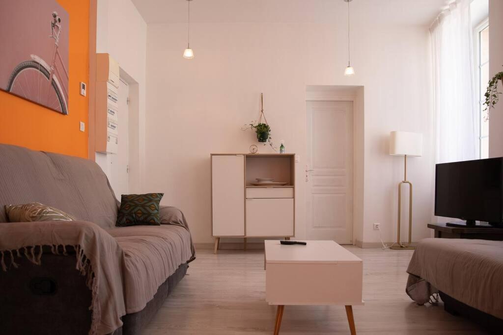 La Fontaine Neuve-Avallon-5 Personnes-1 Chambre-3 Lits-Parking-Wifi Екстериор снимка